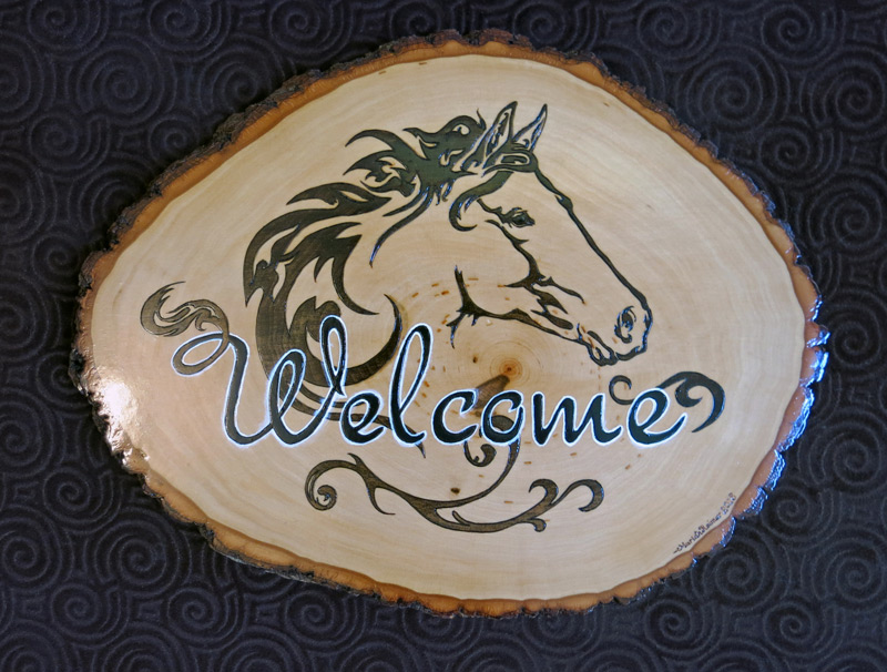 Horse welcome sign